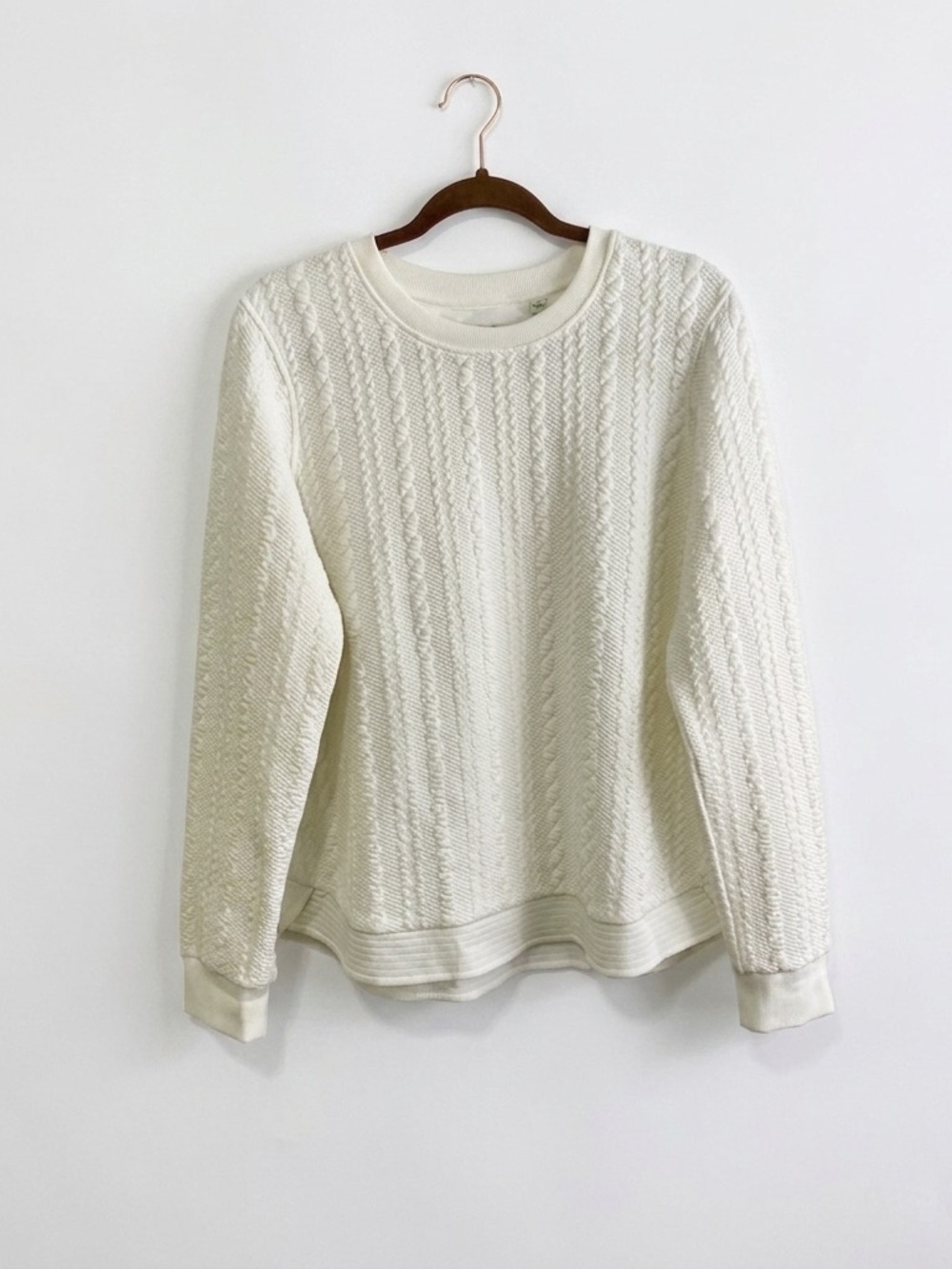 Orvis Women's Medium Cream Textured Cable Knit Crewneck Sweatshirt Pullover
